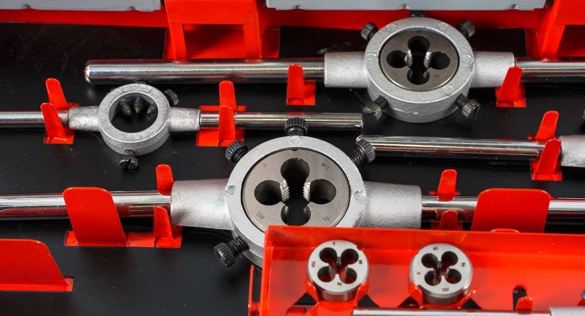 Набор метчиков и плашек RUKO44 предмета HSS-G M3-M12 245030